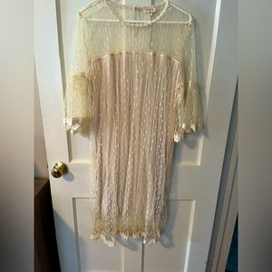 POL lace dress cream Medium